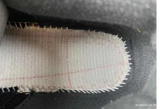 4 SE Jordan Medium Retro  FB9927-200  Olive FB9927-200  Craft  0319